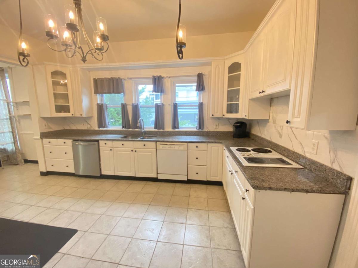 1029 S Elm Street Property Photo 13