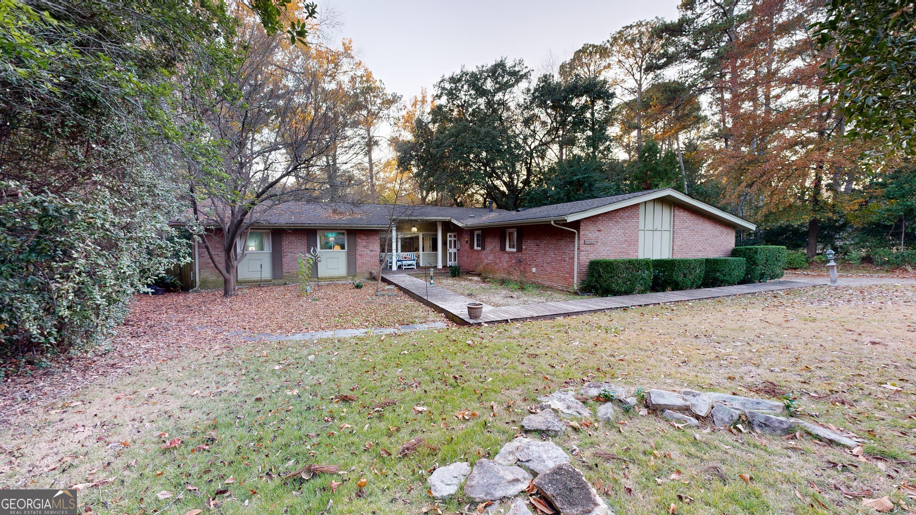 2740 Lynda Lane Property Photo