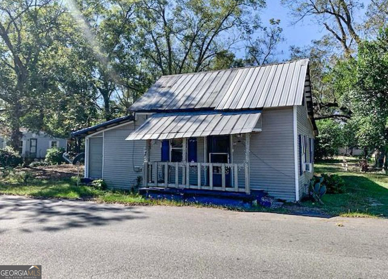 235 Johnson Street Property Photo