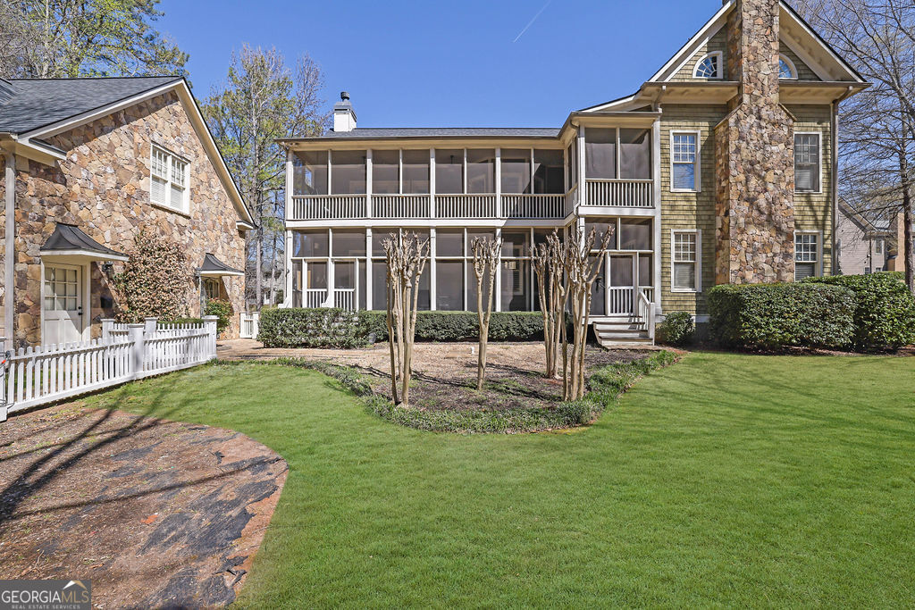 1421 Hedgewood Lane Nw Property Photo 4