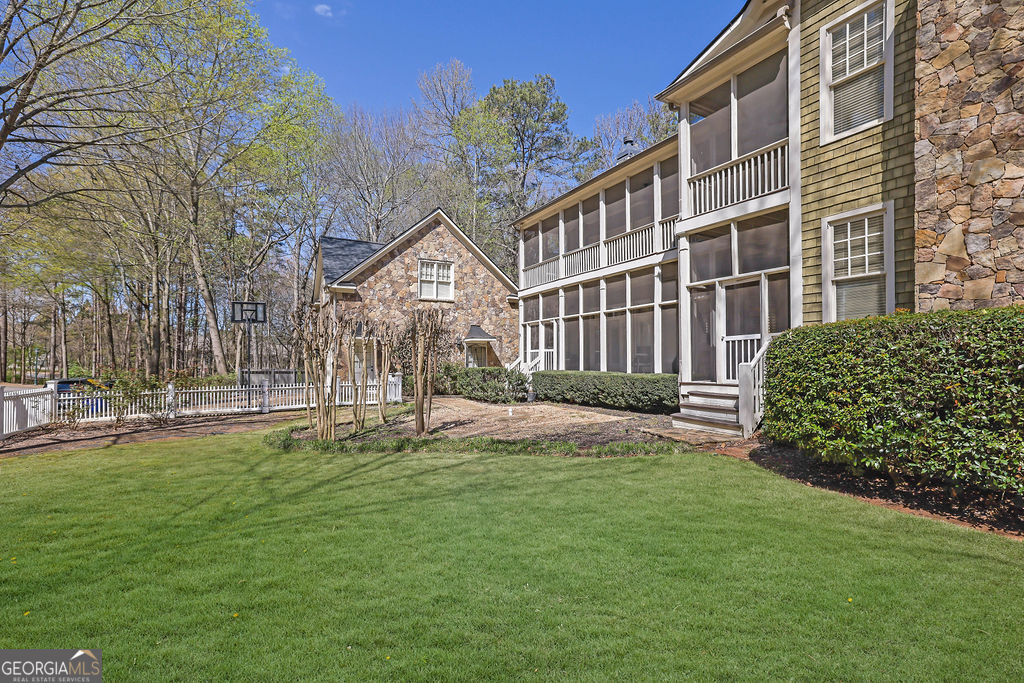 1421 Hedgewood Lane Nw Property Photo 40