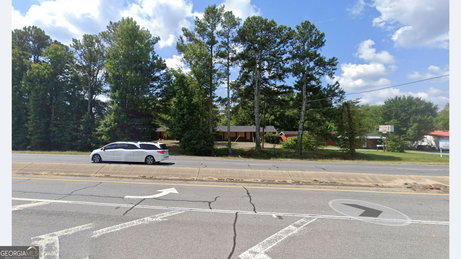 1022 Cassville Road Se Property Photo 5