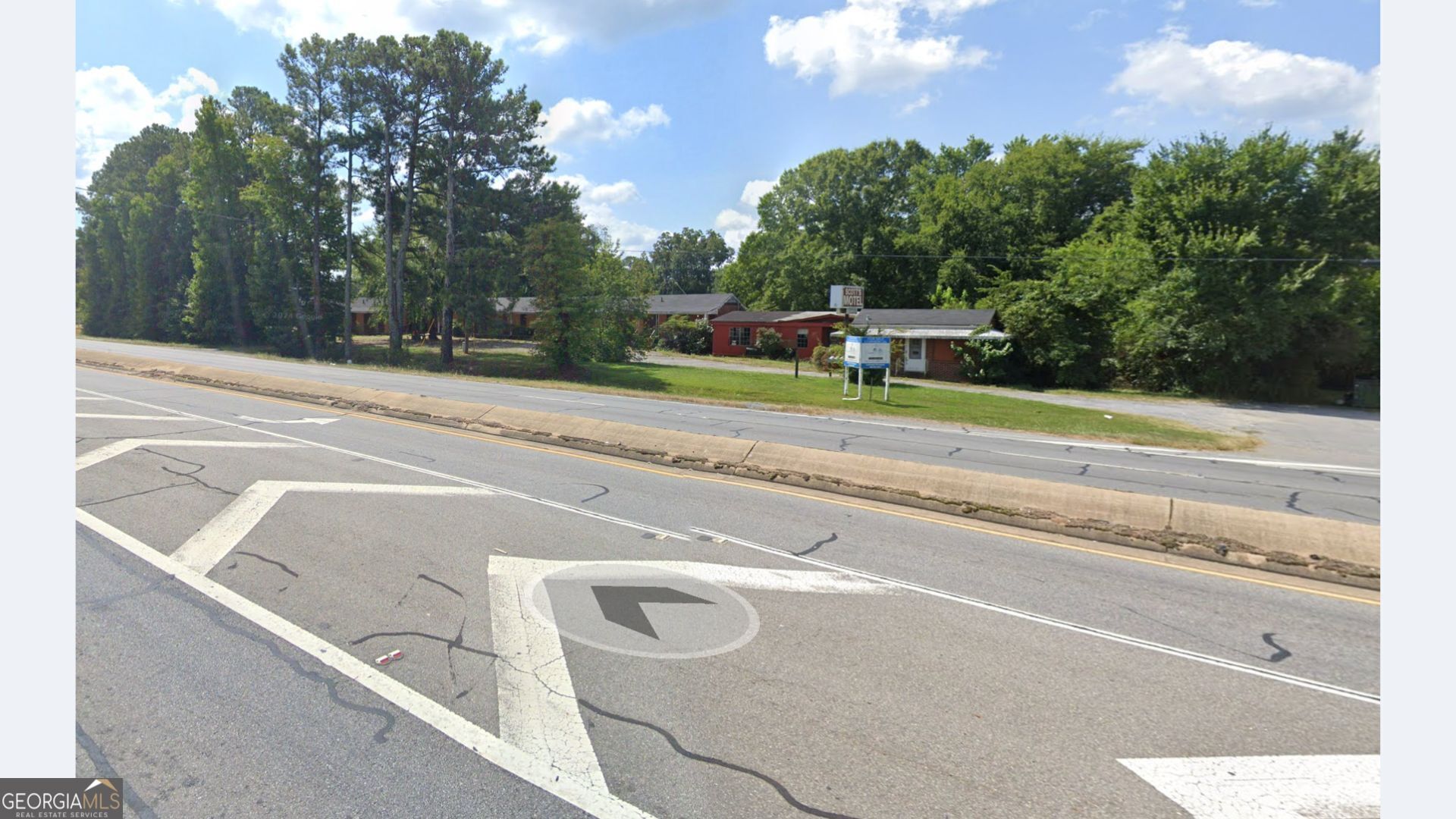1022 Cassville Road Se Property Photo 6