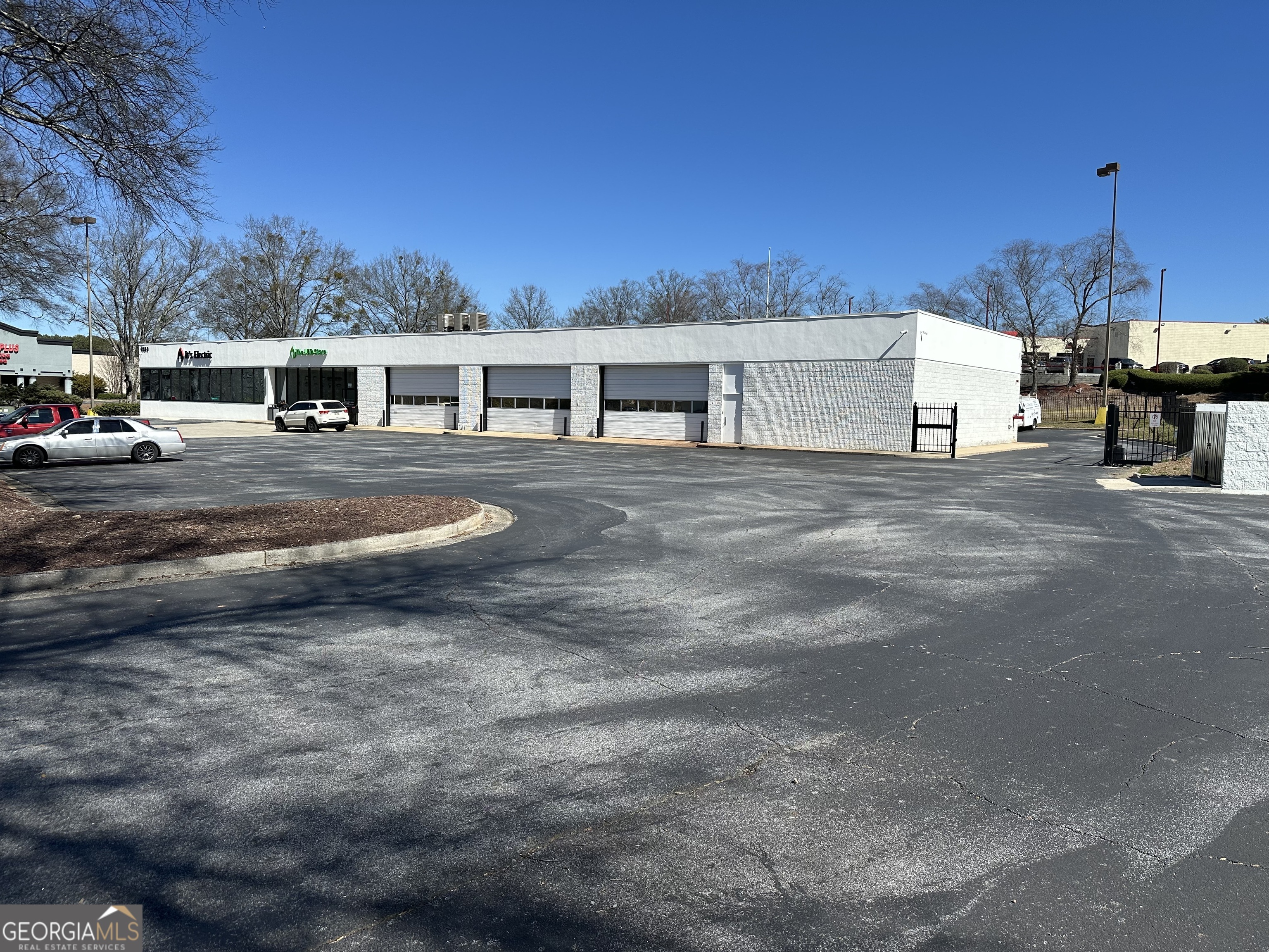 1253 Southlake Mall Property Photo 8