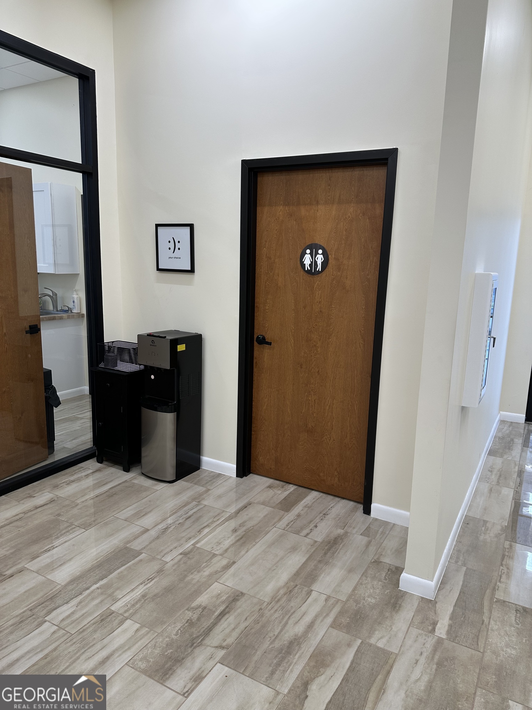 1253 Southlake Mall Property Photo 21