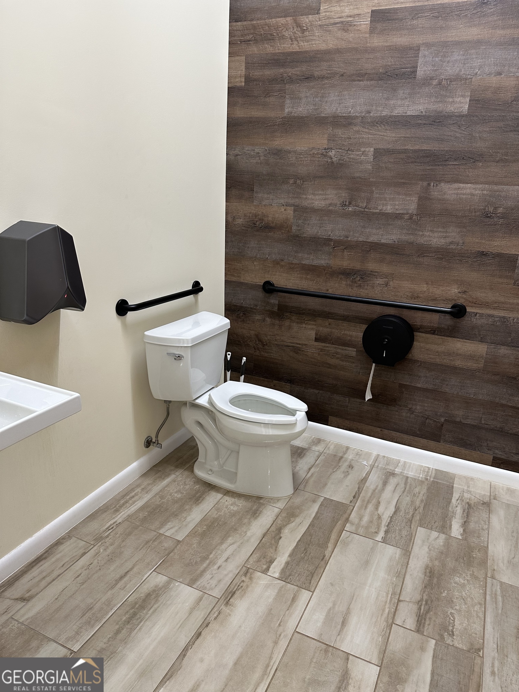 1253 Southlake Mall Property Photo 24