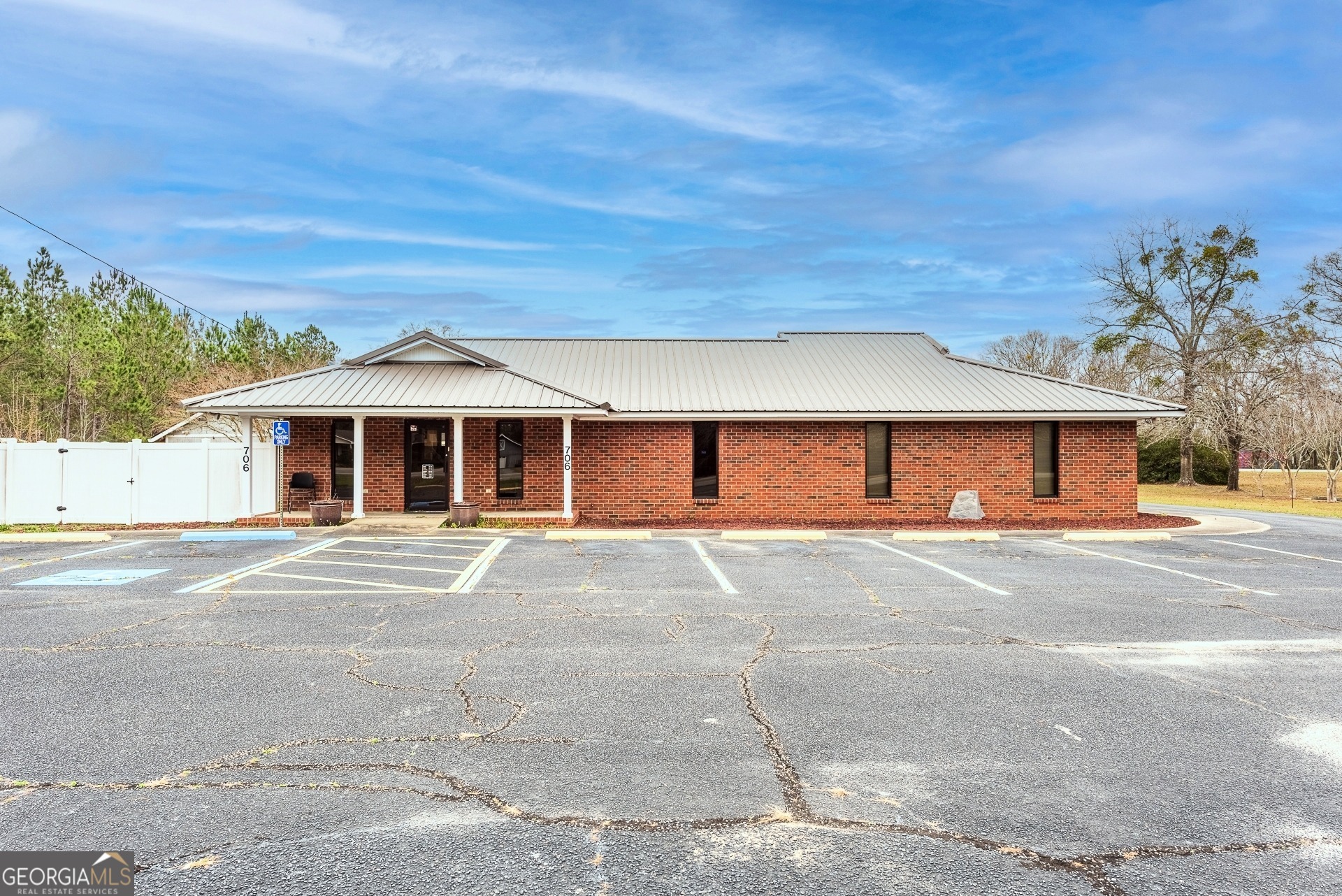 706 W Barnard Street Property Photo