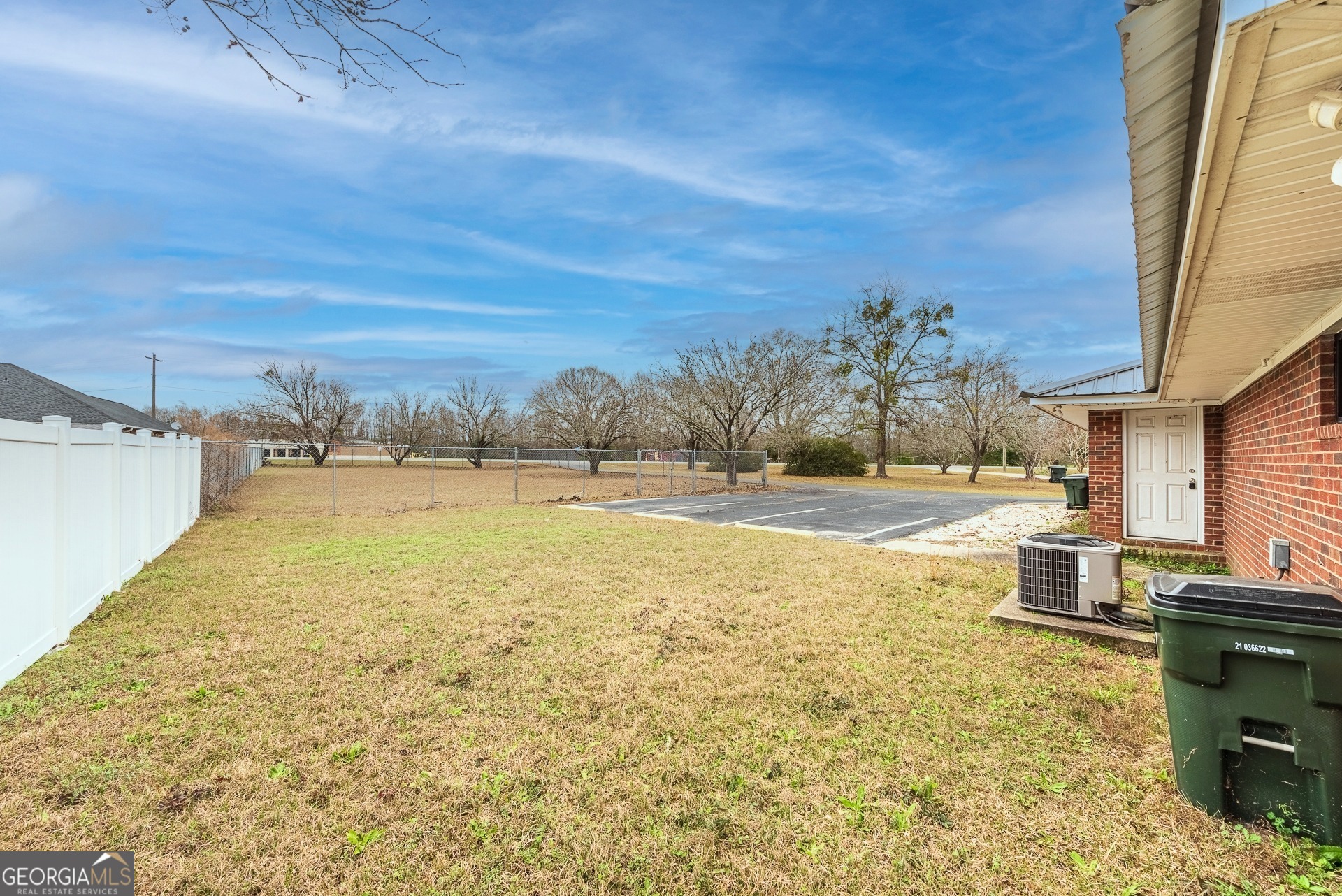 706 W Barnard Street Property Photo 4