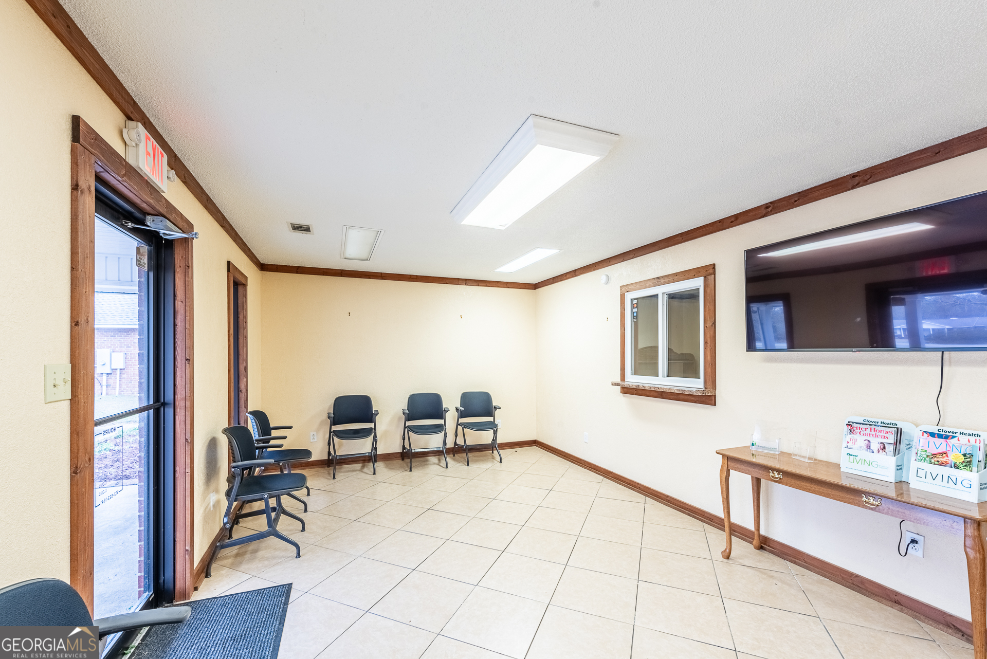706 W Barnard Street Property Photo 16