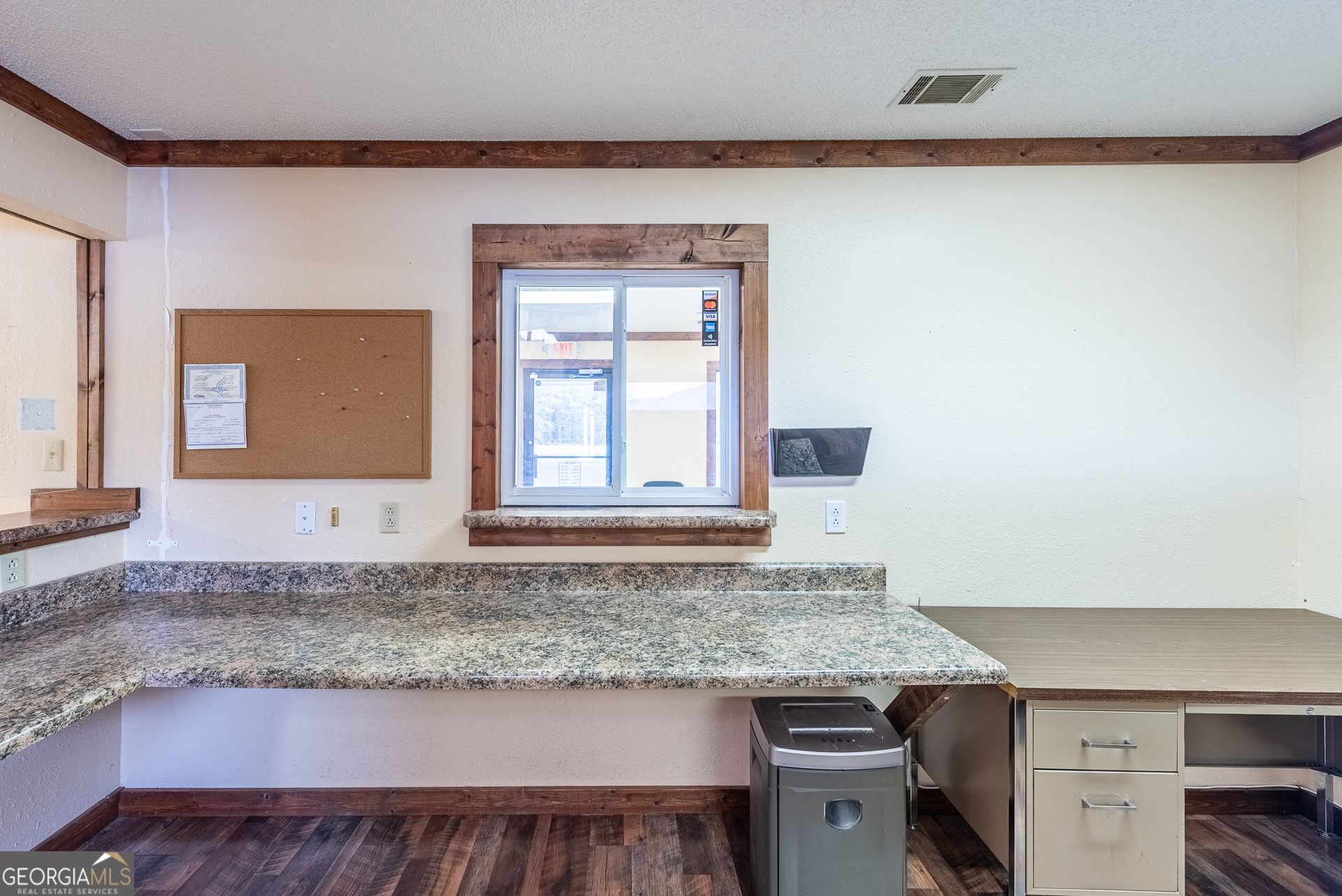 706 W Barnard Street Property Photo 20