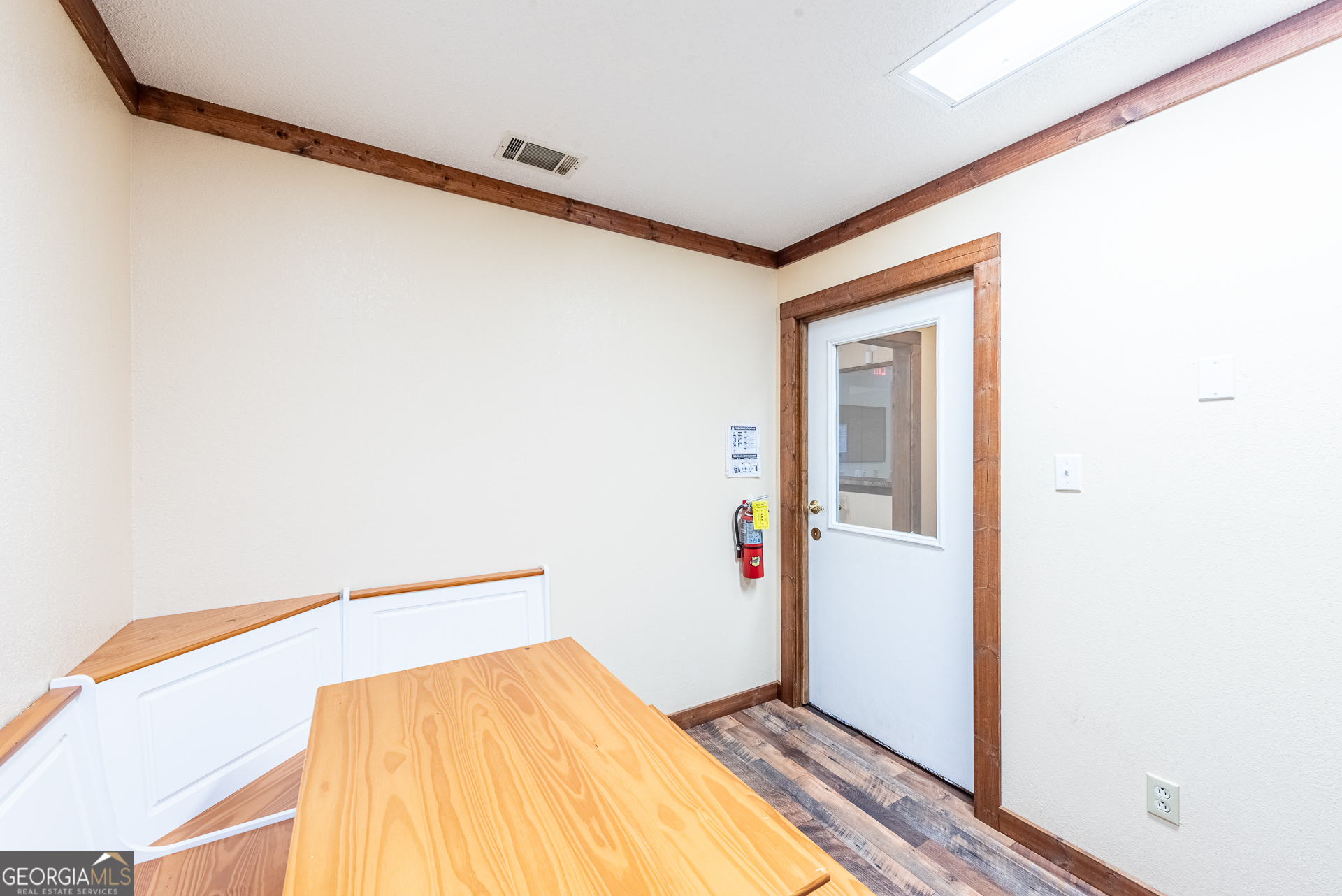 706 W Barnard Street Property Photo 24
