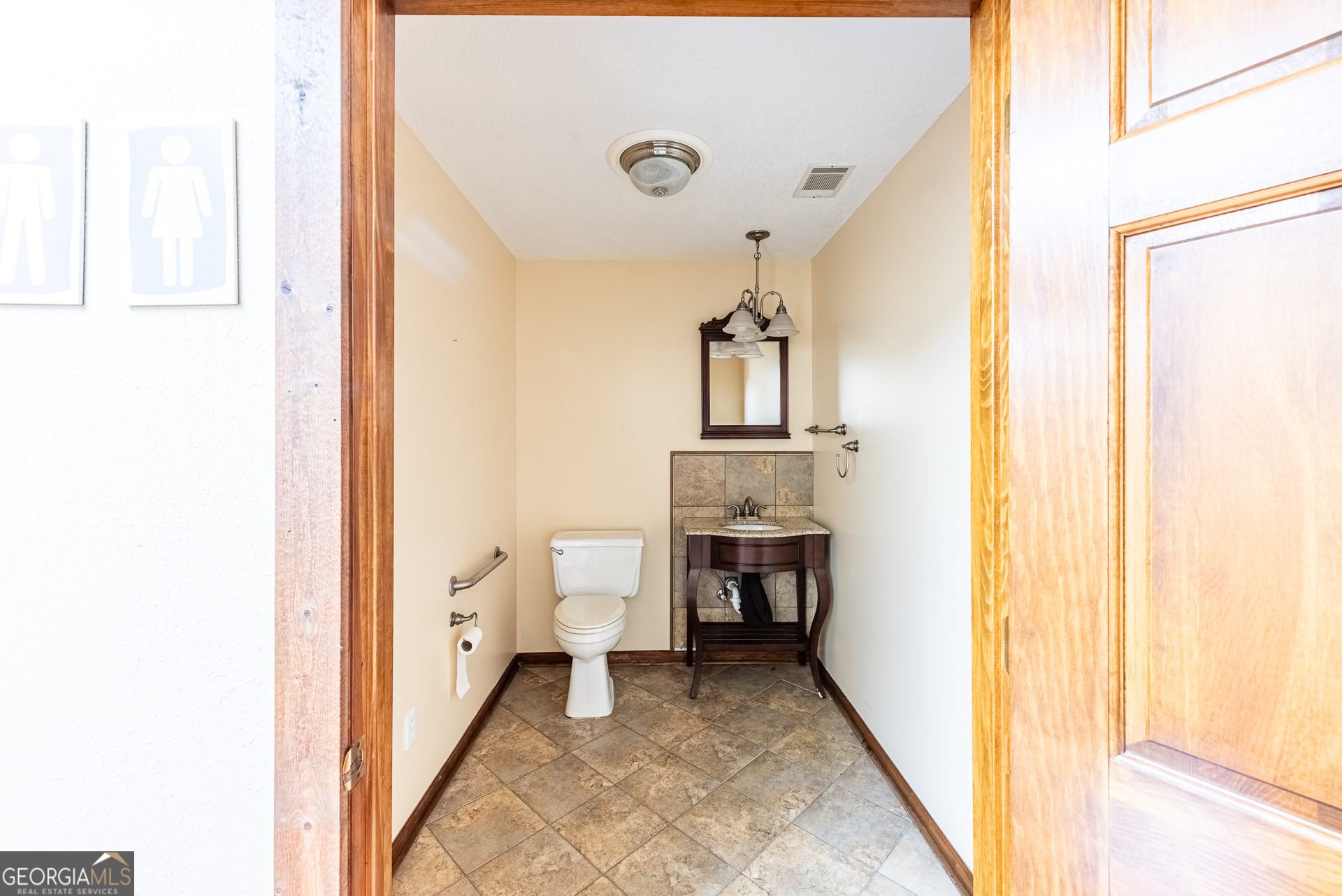 706 W Barnard Street Property Photo 25
