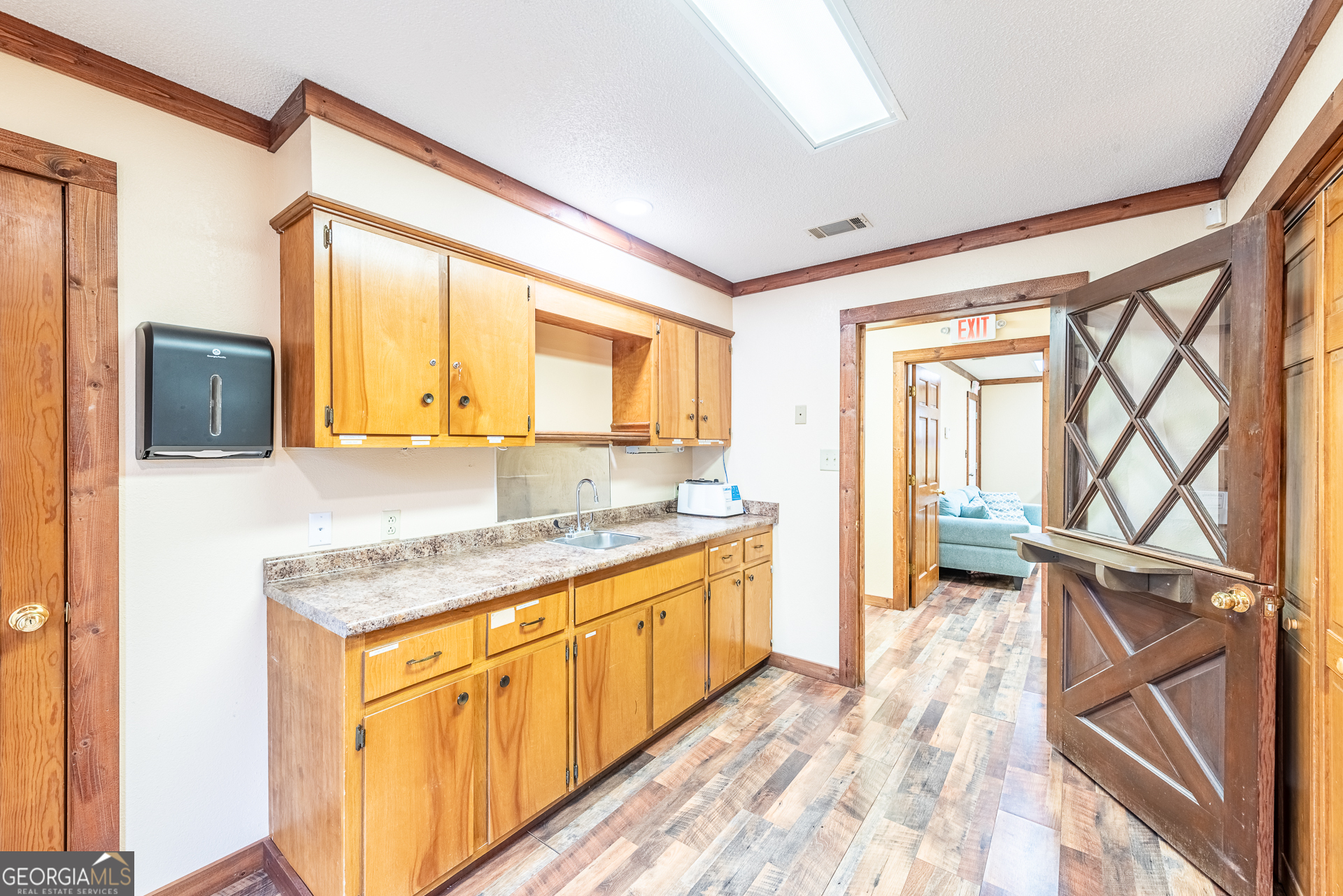 706 W Barnard Street Property Photo 29