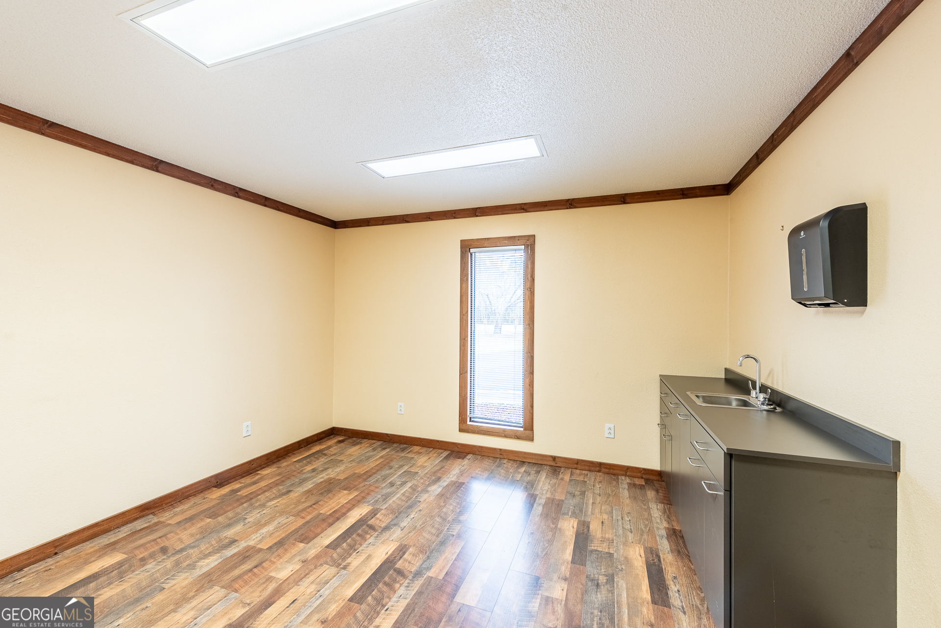 706 W Barnard Street Property Photo 34