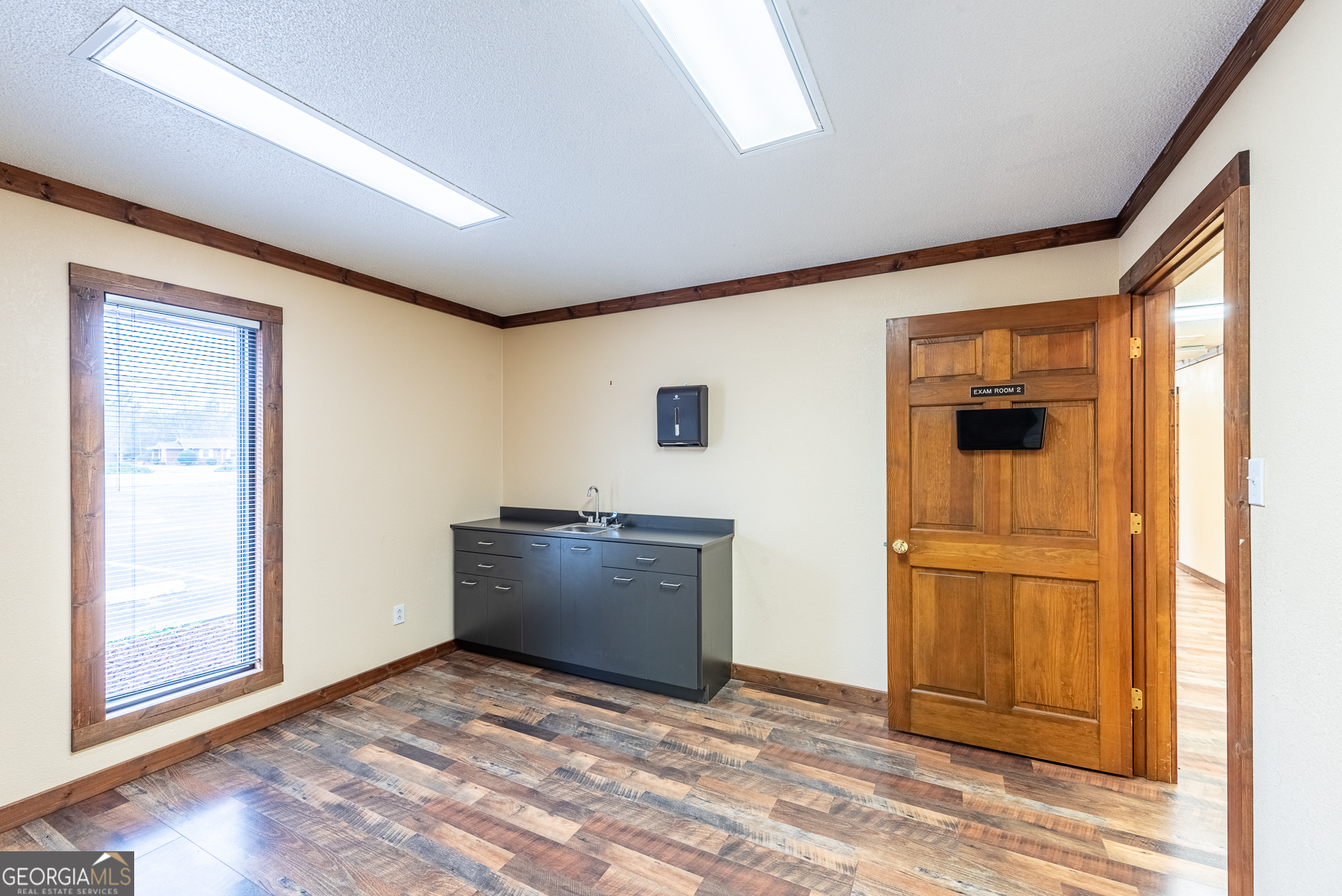 706 W Barnard Street Property Photo 35
