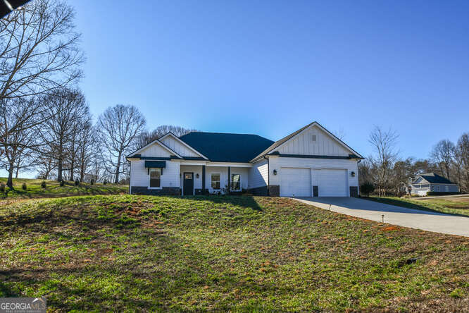 455 Stonington Drive Property Photo