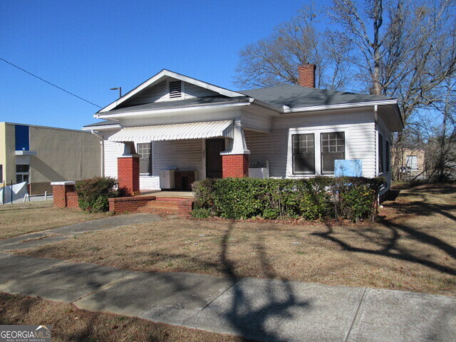 205 W Center Street Property Photo 1
