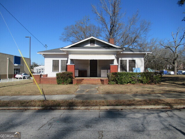 205 W Center Street Property Photo 2