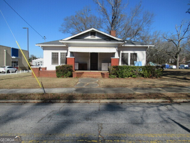 205 W Center Street Property Photo 5
