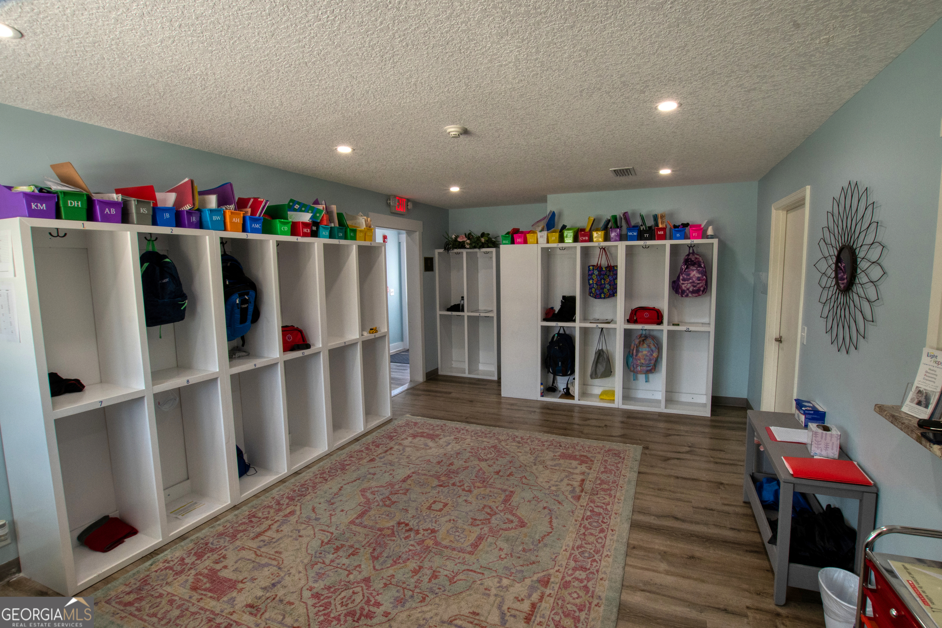 2300 Parkwood Drive Property Photo 4