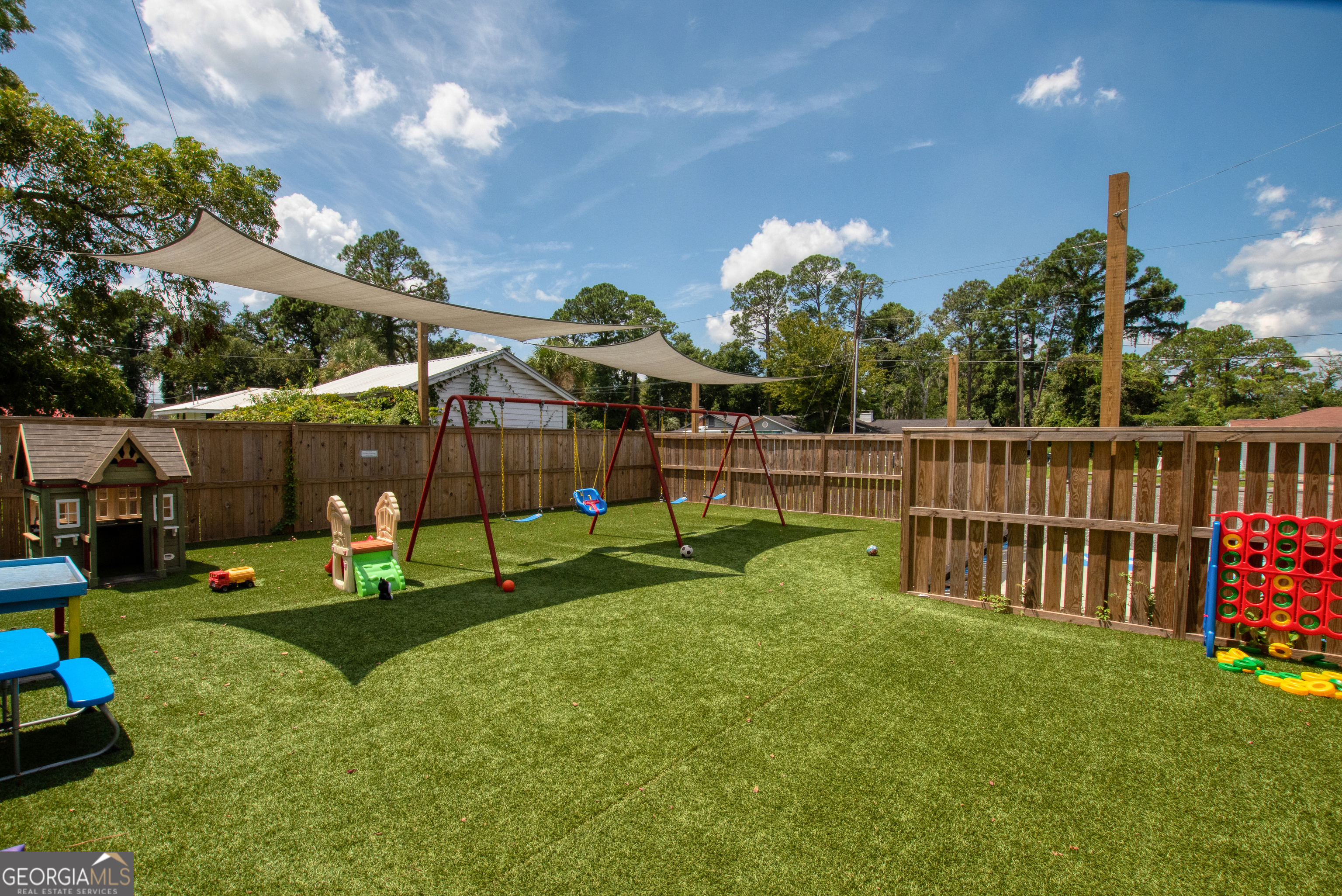 2300 Parkwood Drive Property Photo 10