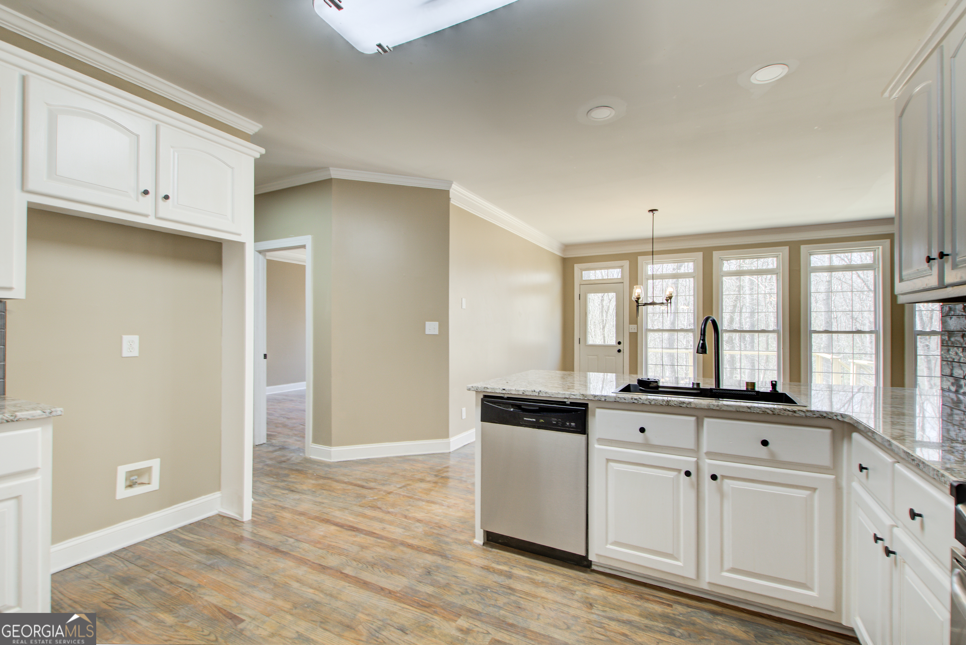 384 Minix Road Property Photo 9