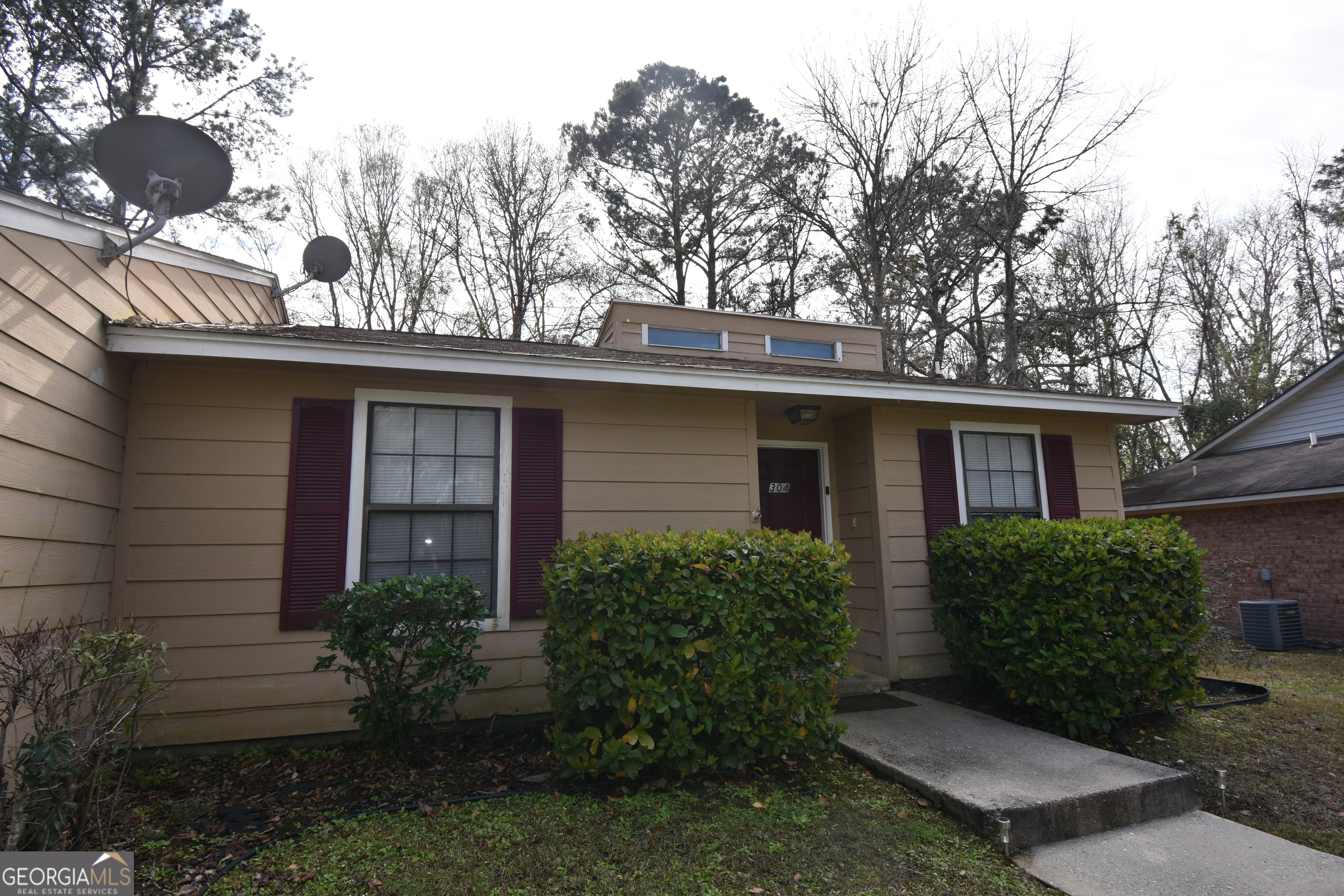 304 Admirals Walk Drive Property Photo 1