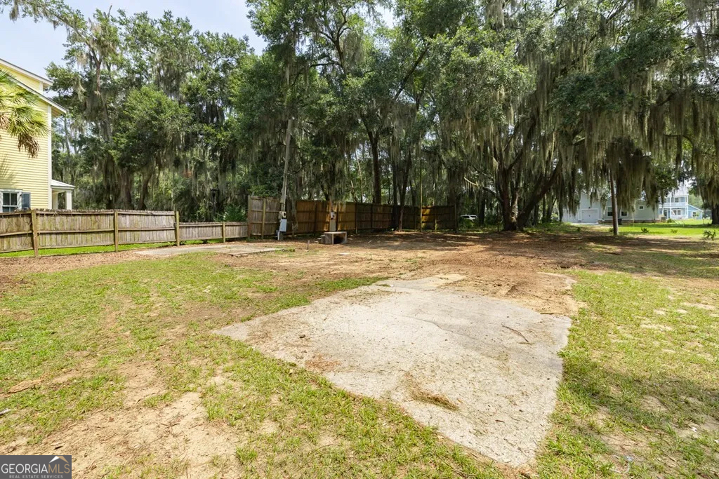 255 Oyster Point Drive Property Photo