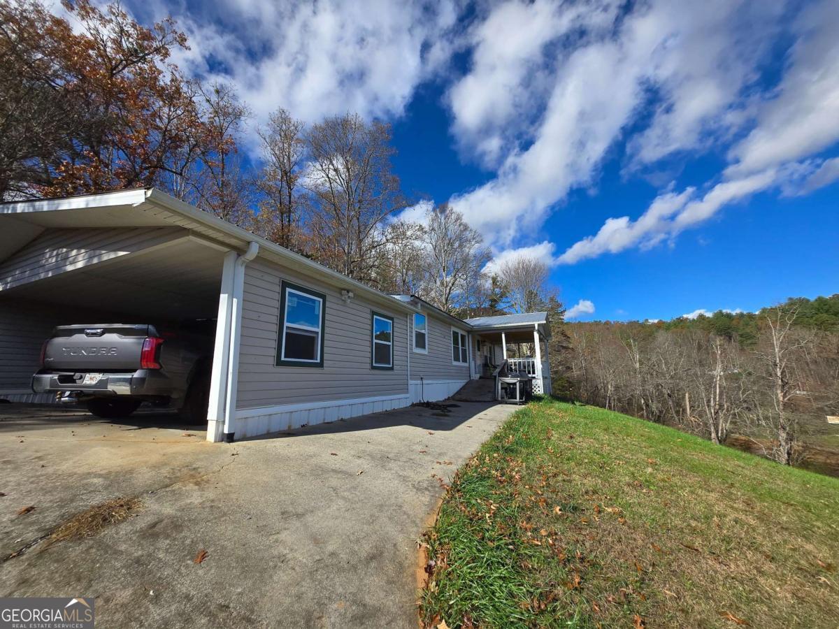 325 Scataway Road Property Photo 1
