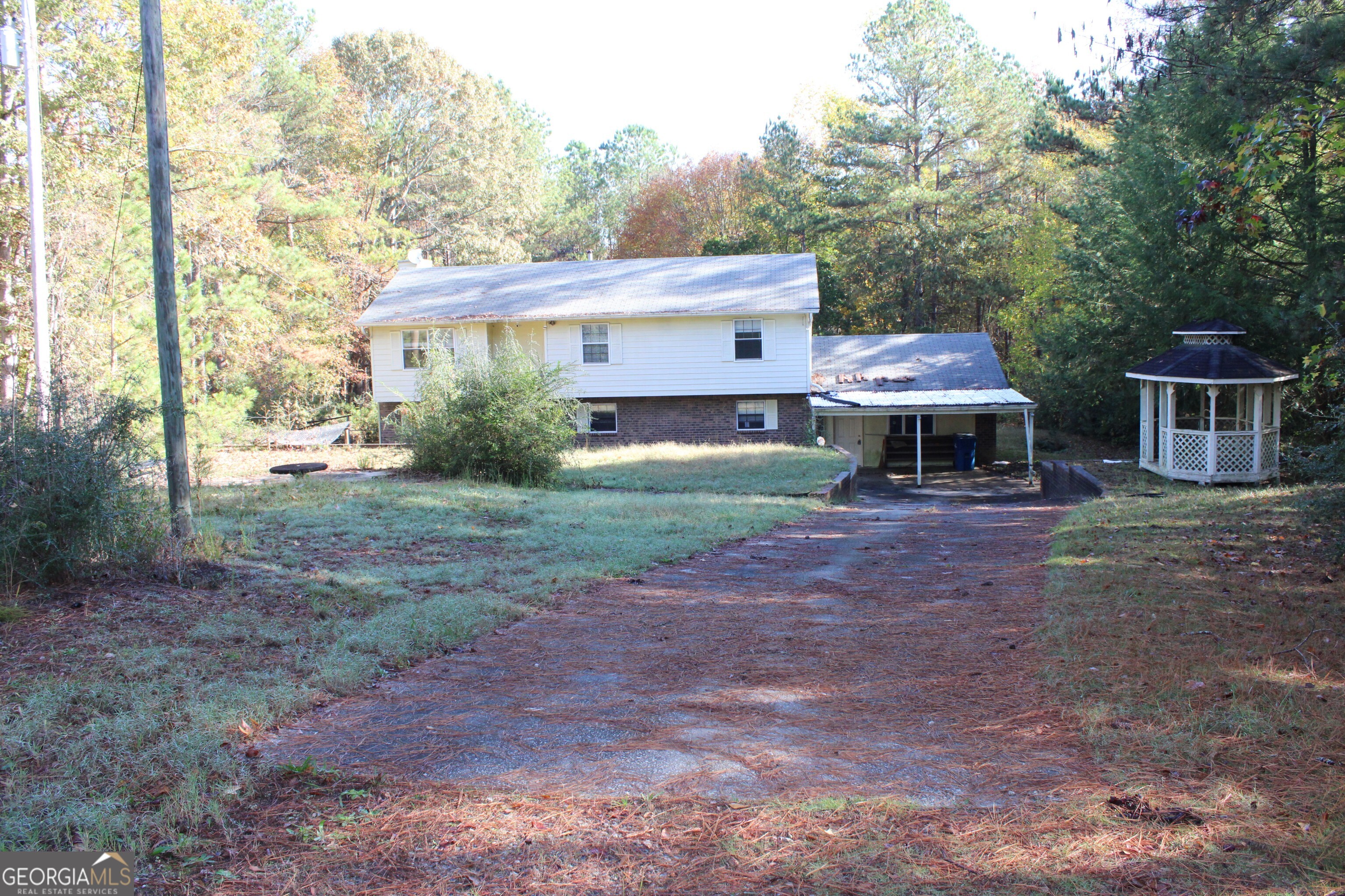1372 Auburn Road Property Photo 1