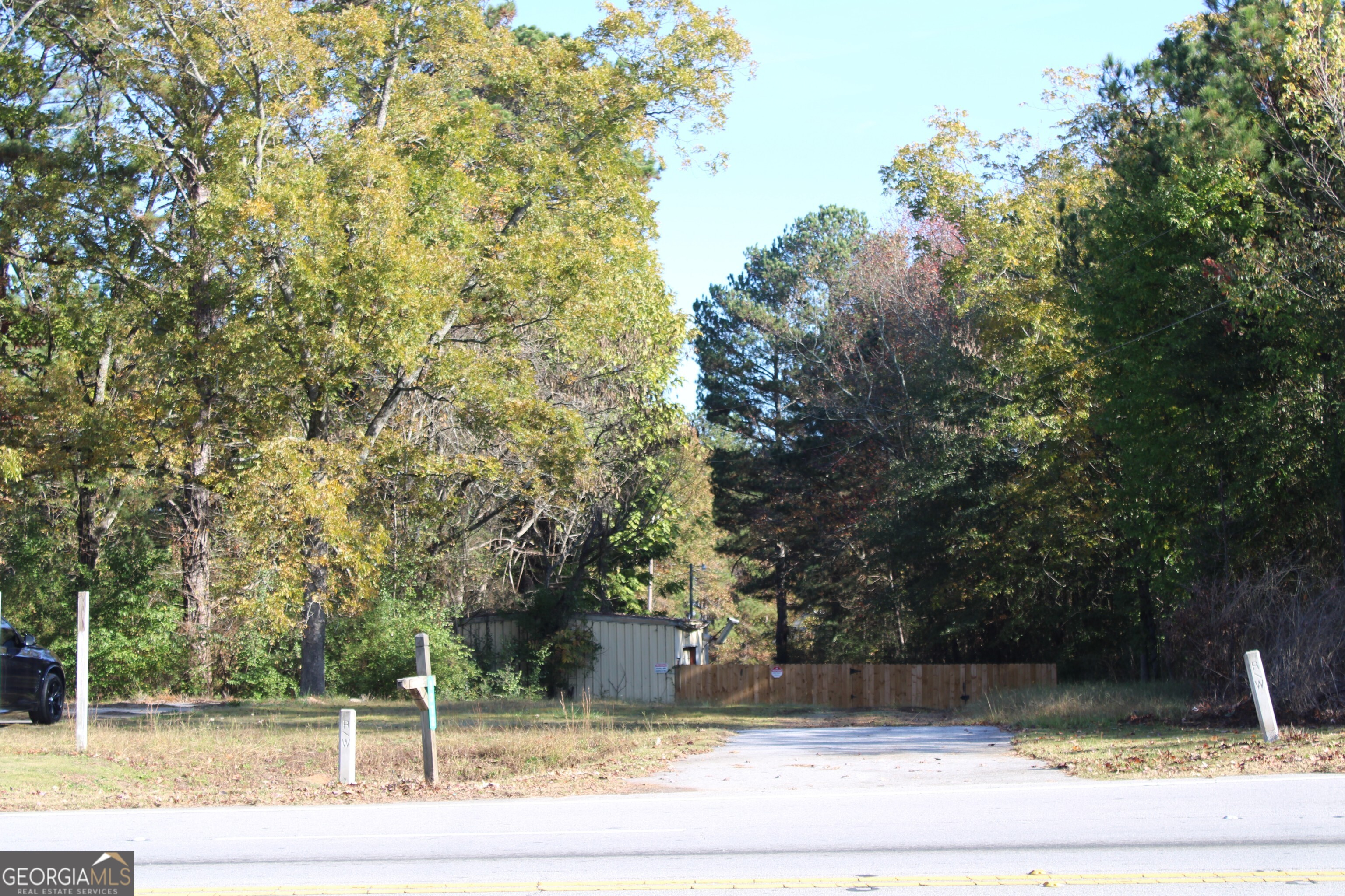 1372 Auburn Road Property Photo 2