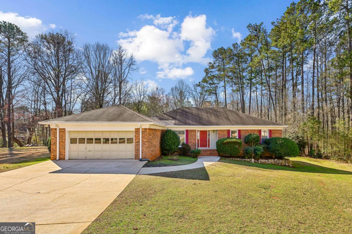 606 Camary Court Se Property Photo