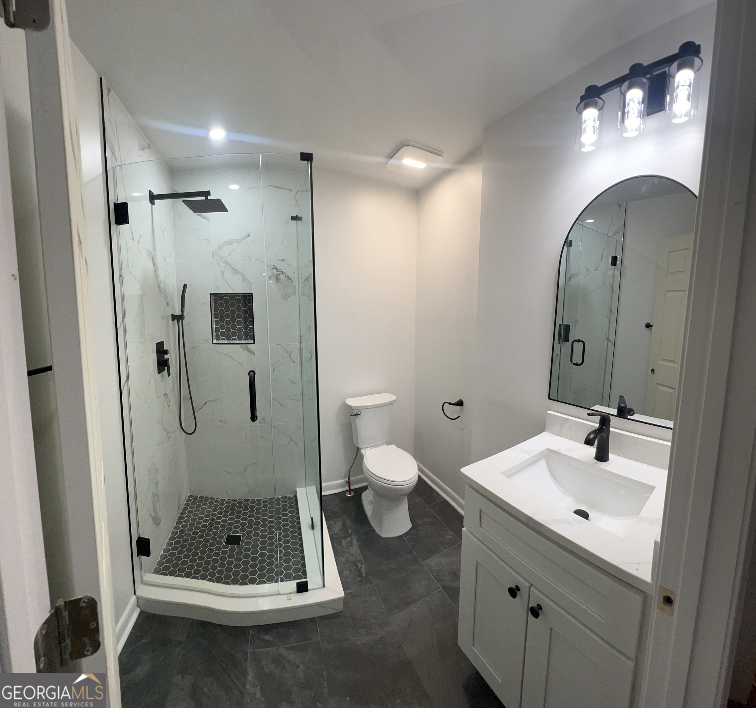 1027 Goza Road Property Photo 8
