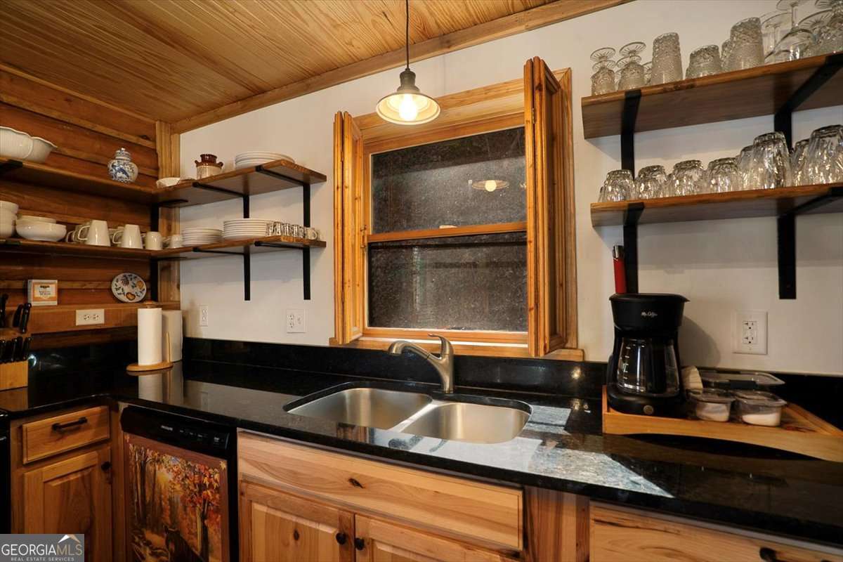 43 Baum Weg Property Photo 5
