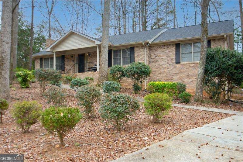 8980 Country Club Drive Property Photo 1