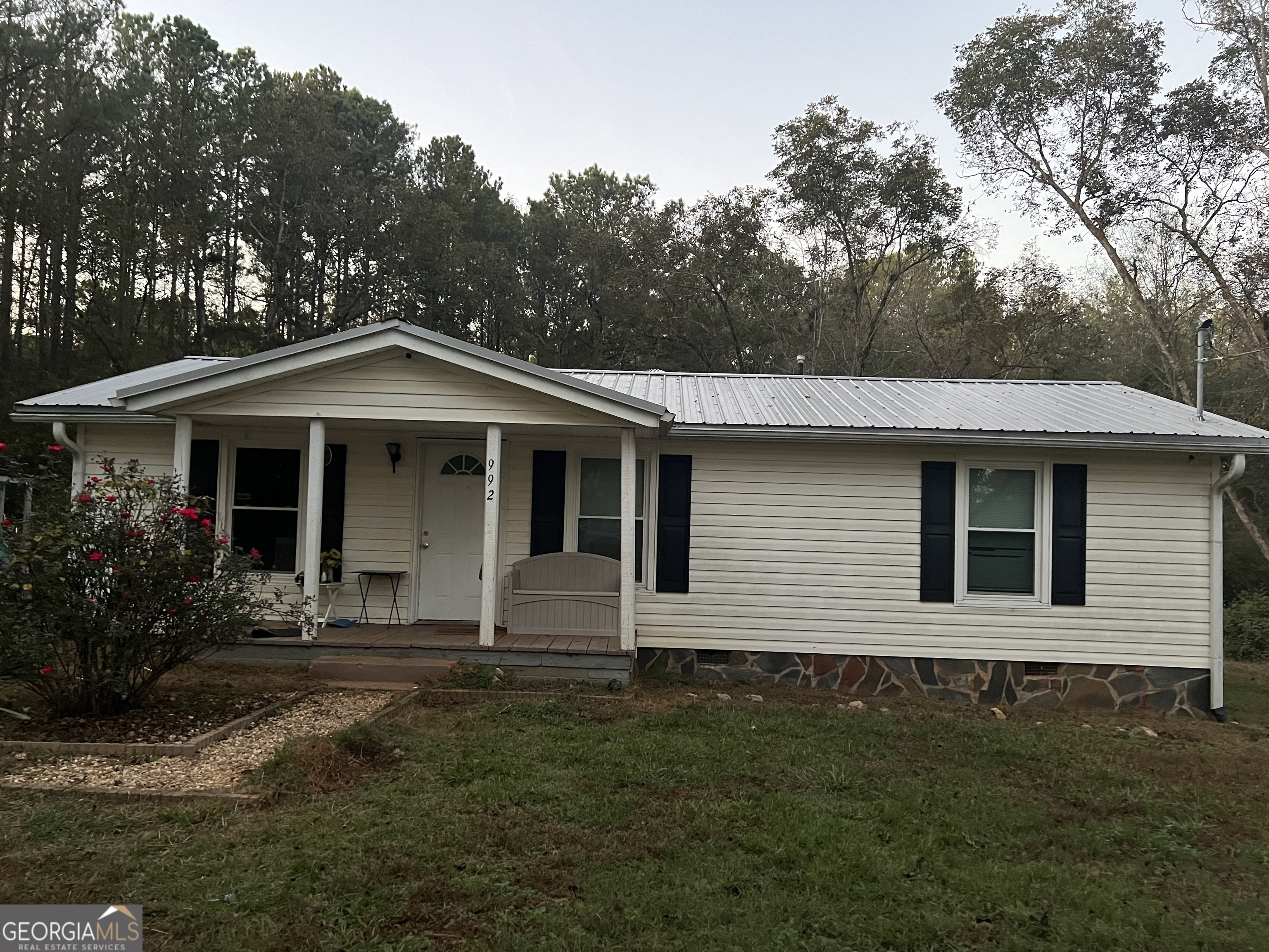 992 Earl North Road Property Photo