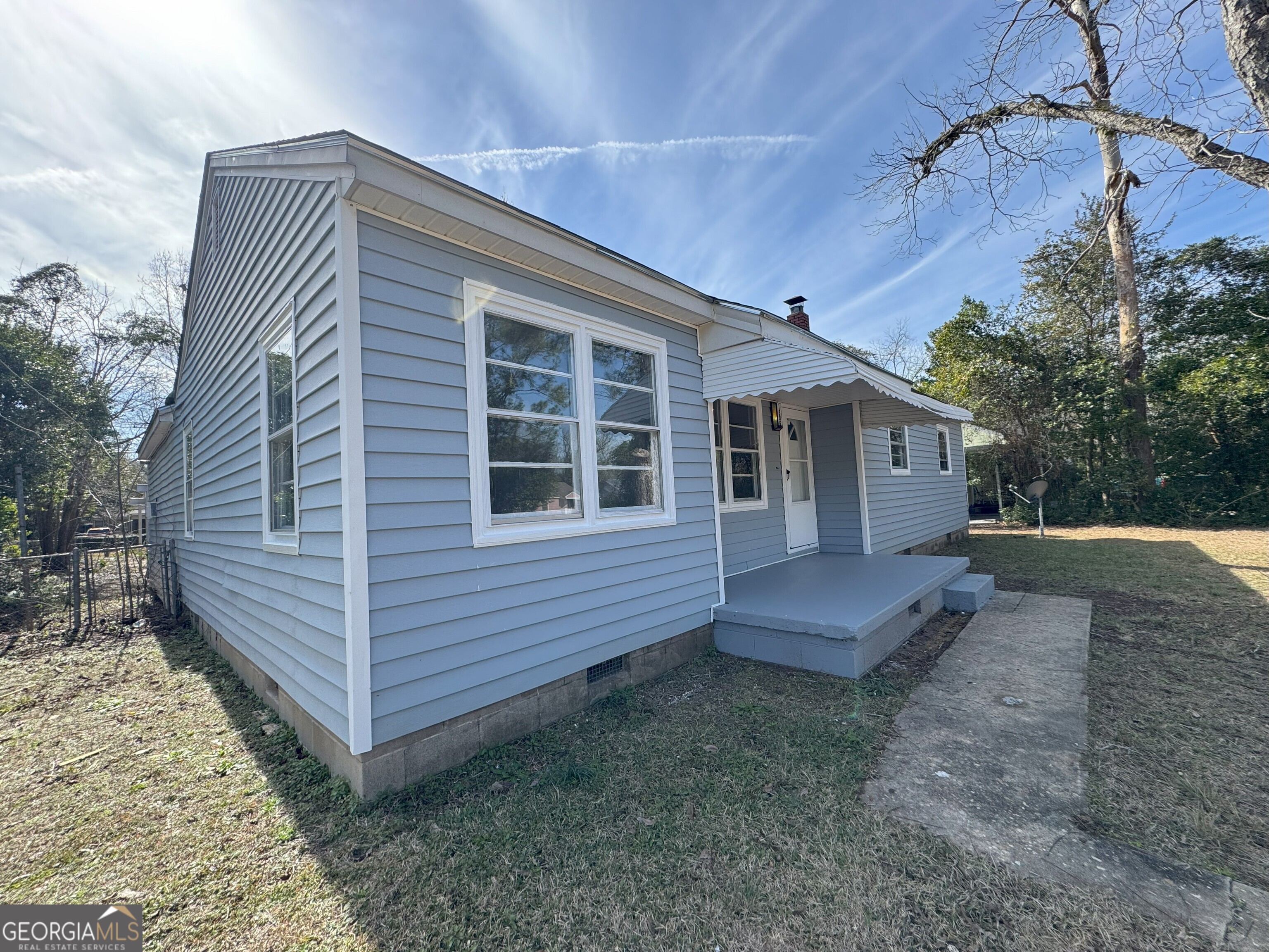 1906 W Whitney Avenue Property Photo