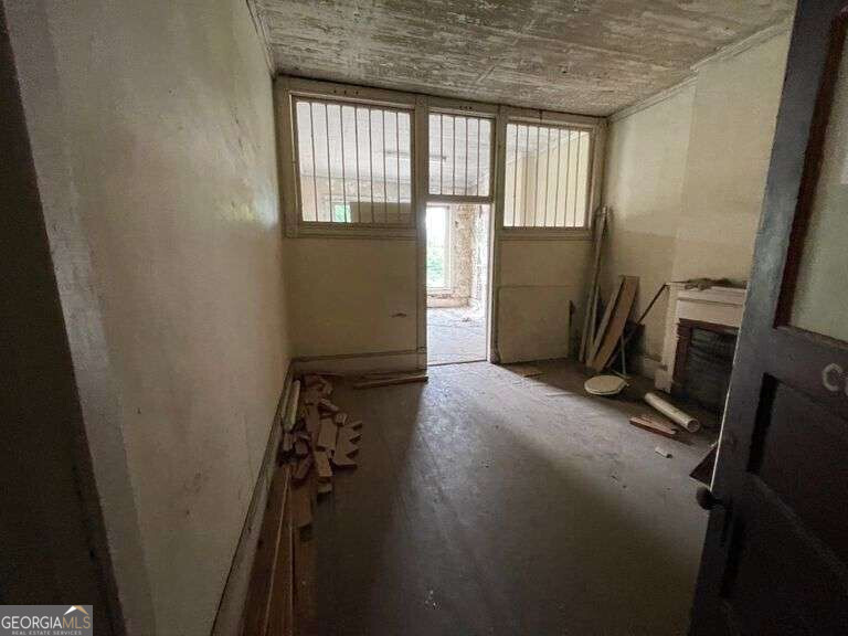 122 E Broad Street Property Photo 9