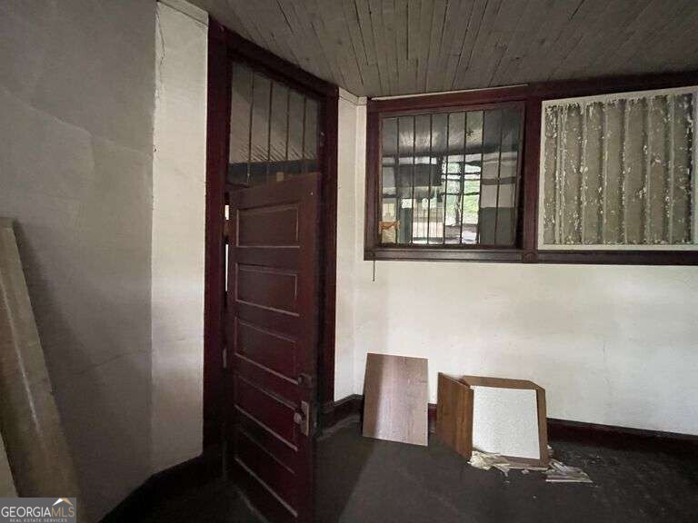 122 E Broad Street Property Photo 10
