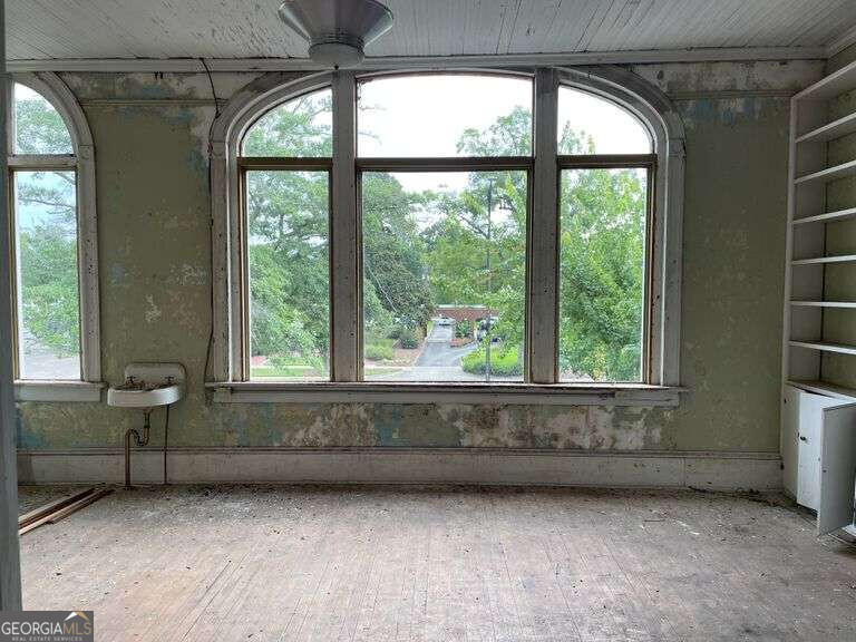 122 E Broad Street Property Photo 11