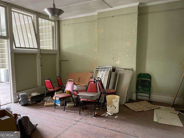 122 E Broad Street Property Photo 17