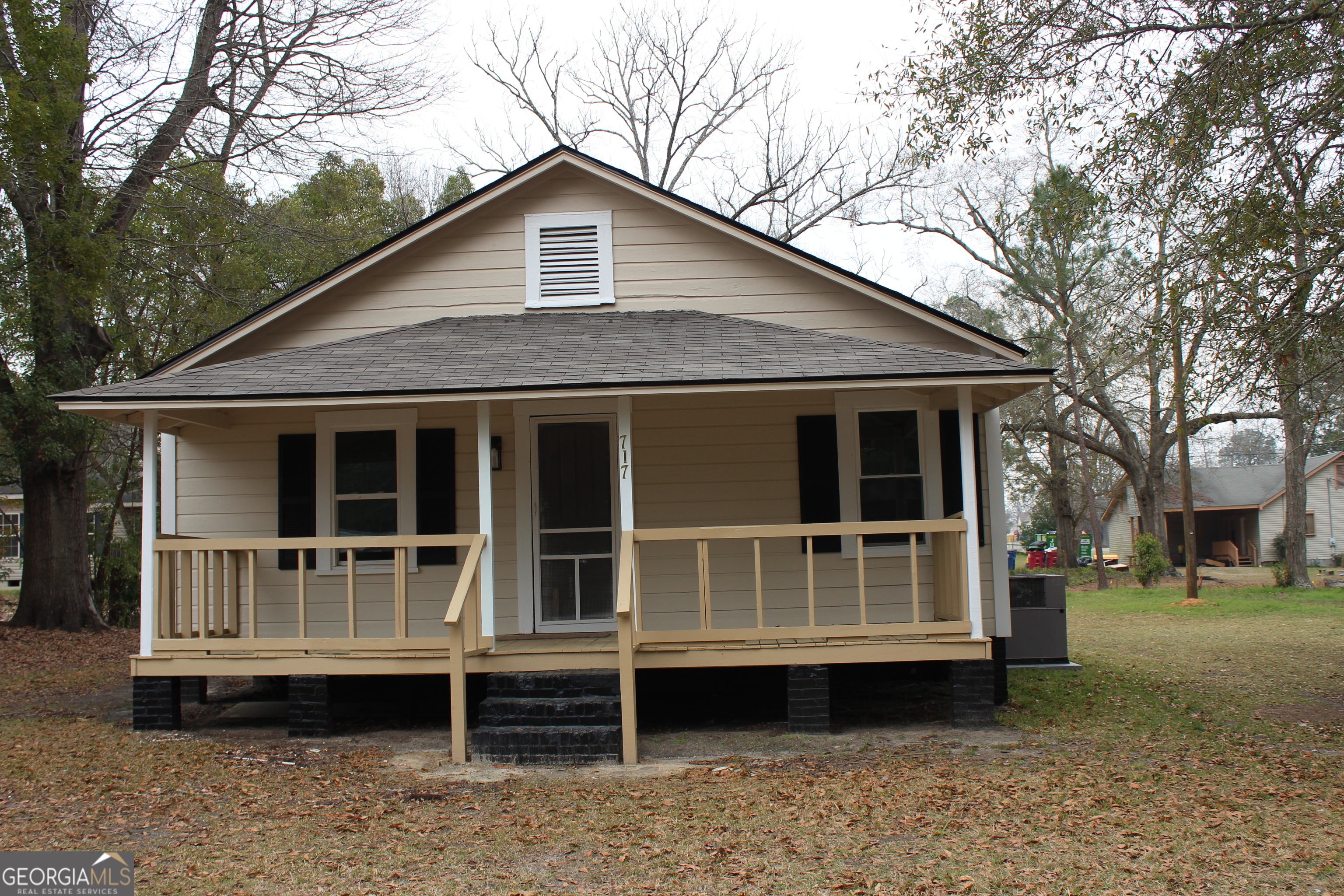 717 College Avenue S Property Photo
