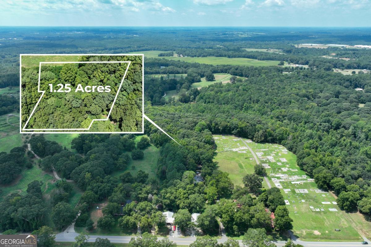 250 Cemetery Circle Property Photo