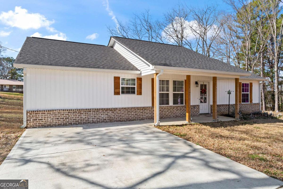 98 Bryant Circle Property Photo