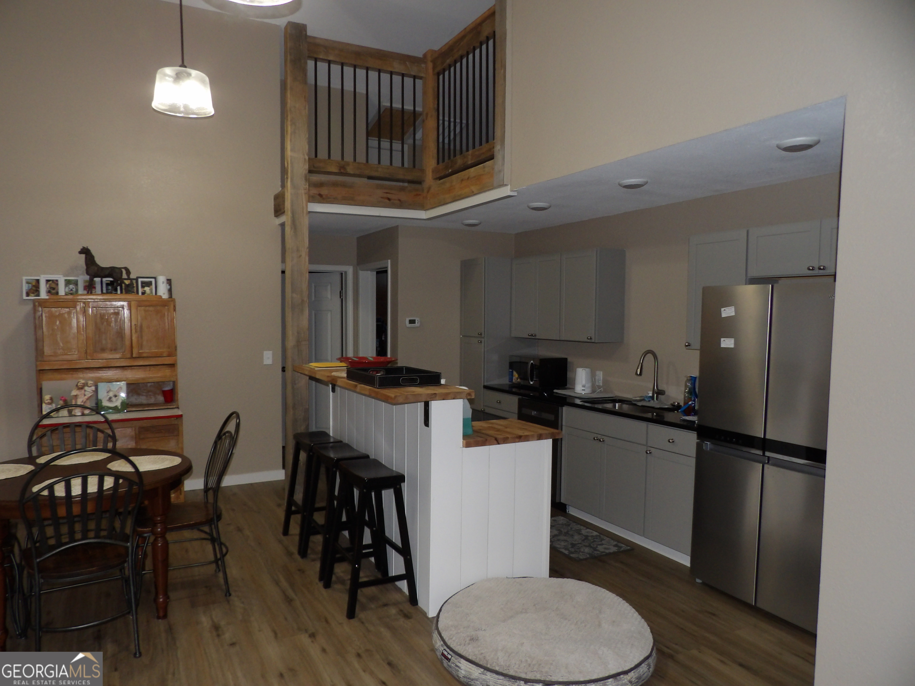 310 Property Photo 4