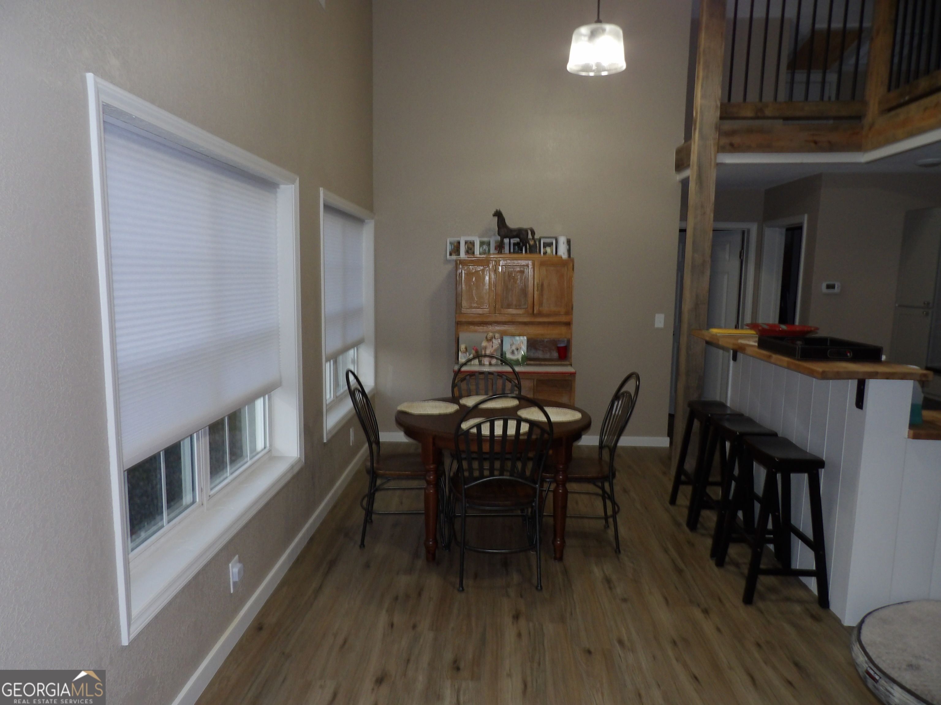 310 Property Photo 5
