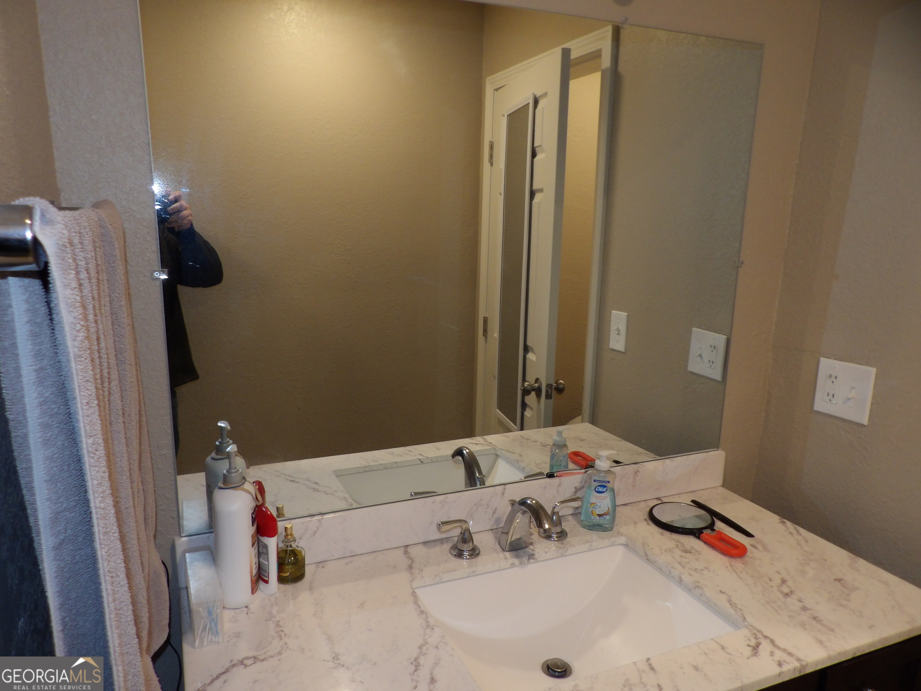 310 Property Photo 7