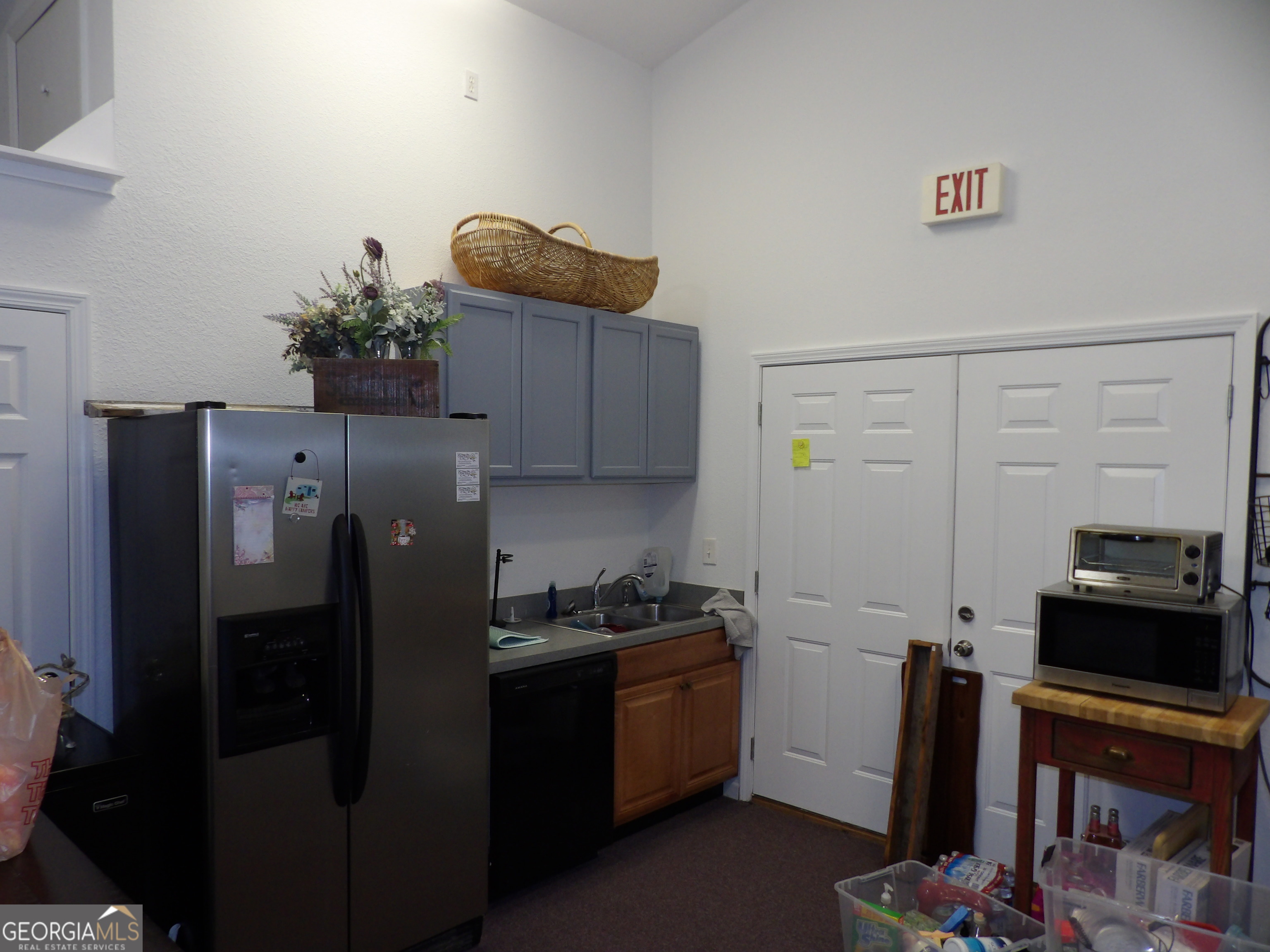 310 Property Photo 17