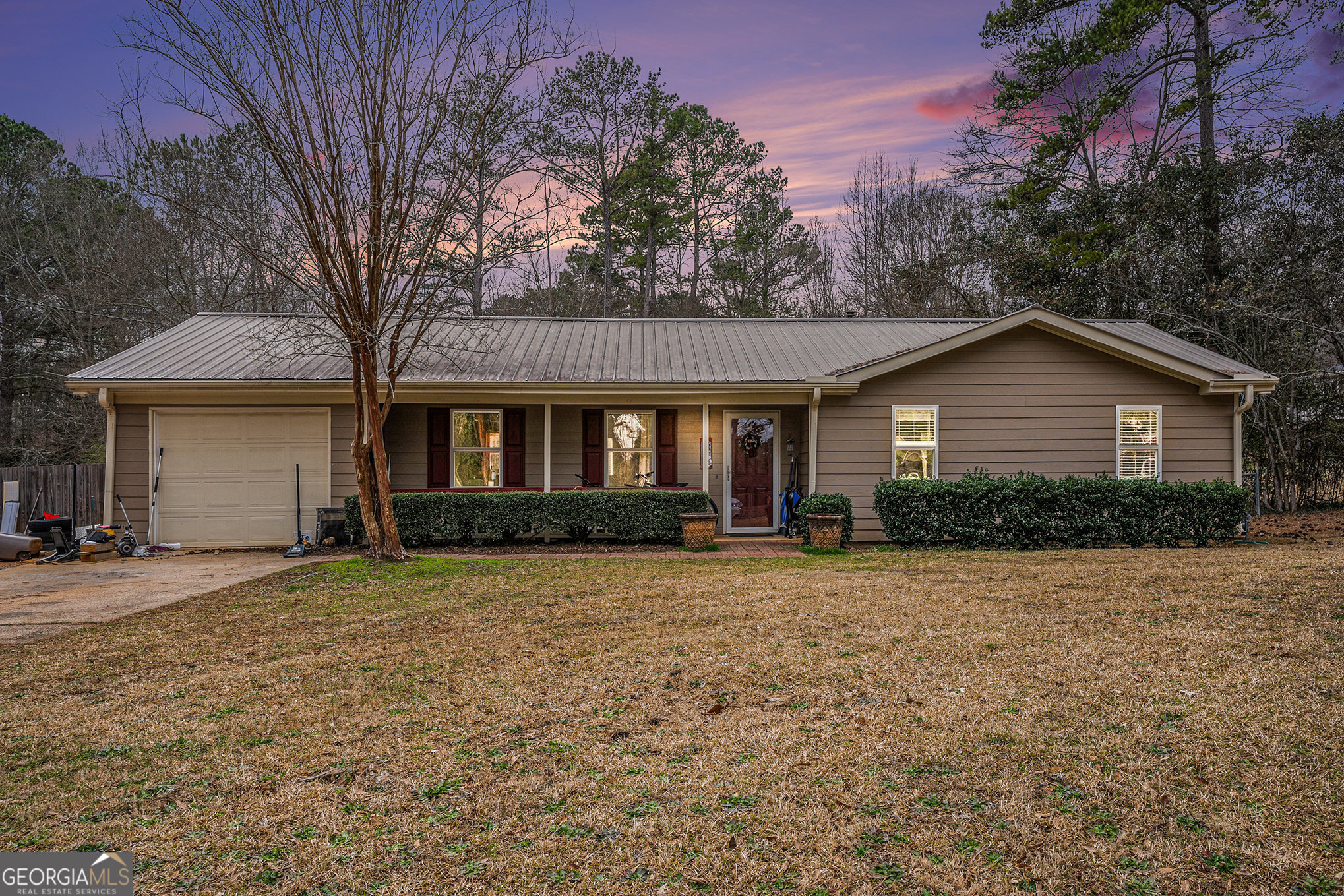 4775 Hemlock Drive Se Property Photo