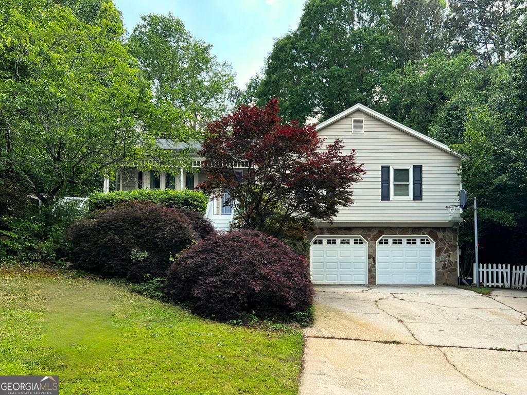 6389 Grafton Drive Property Photo 1